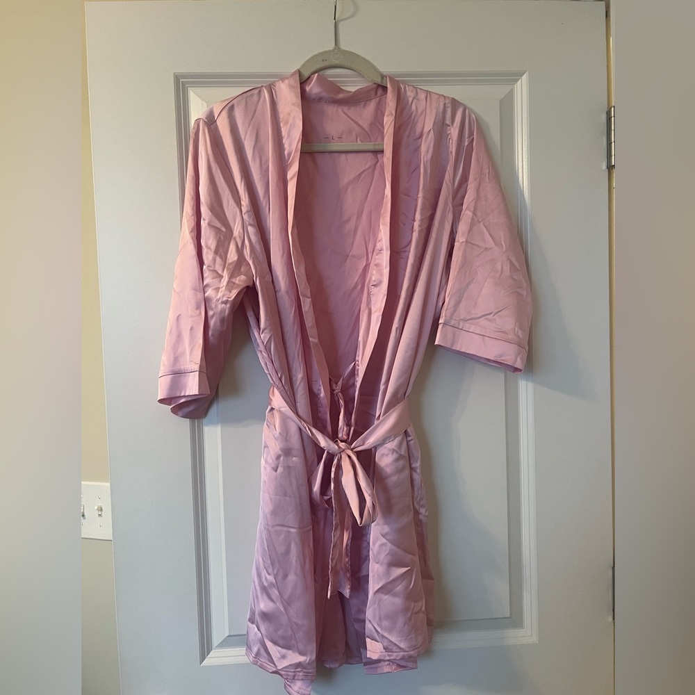 Pink Robe - Picture 3 of 6